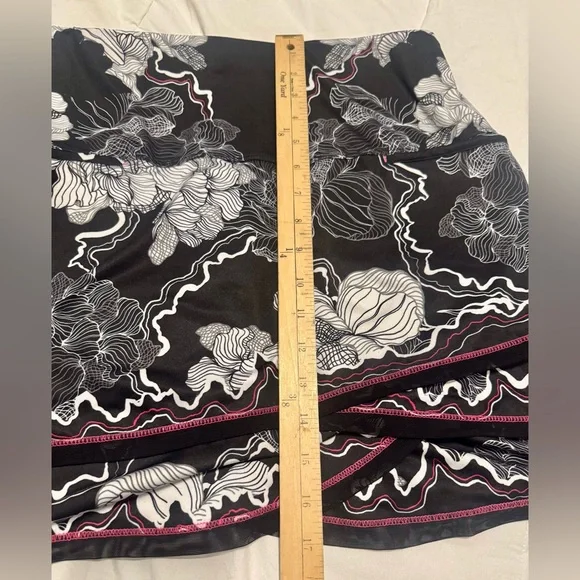 Lucky in Love Size L/12 Skort with Pockets - Picture 8 of 10